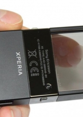 Телефон Sony Ericsson Xperia Pureness с прозрачным дисплеем